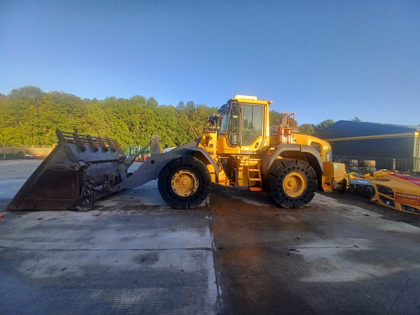 VOLVO L120H Wheel Loader