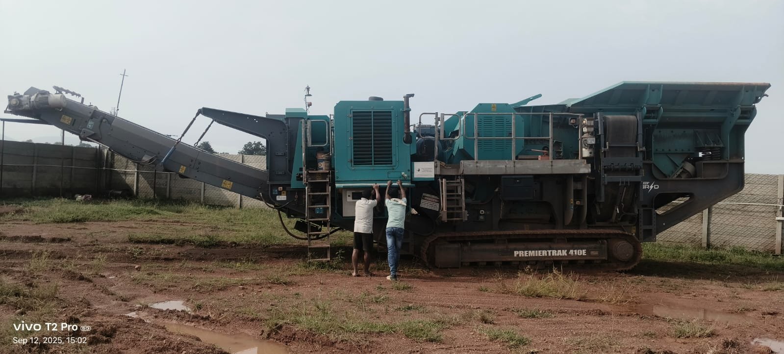 Premiertrak 410E Jaw crusher